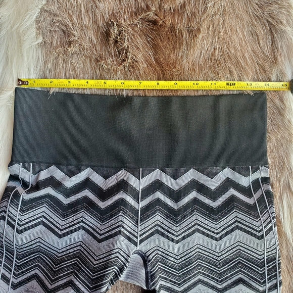 Lululemon Ebb To Street Seamless Leggings Size 8 - Picture 4 of 9